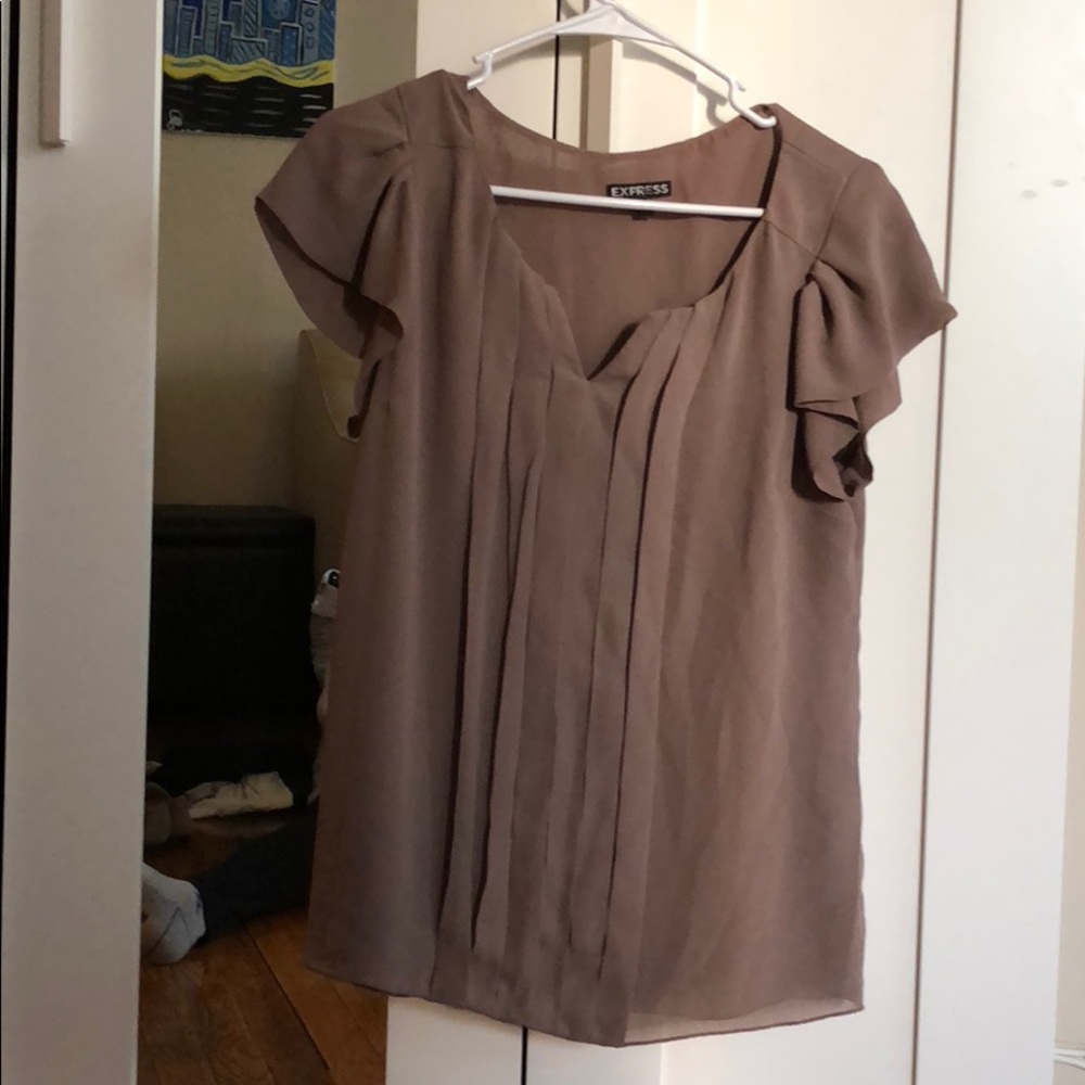 Express shirt. Flare sleeves